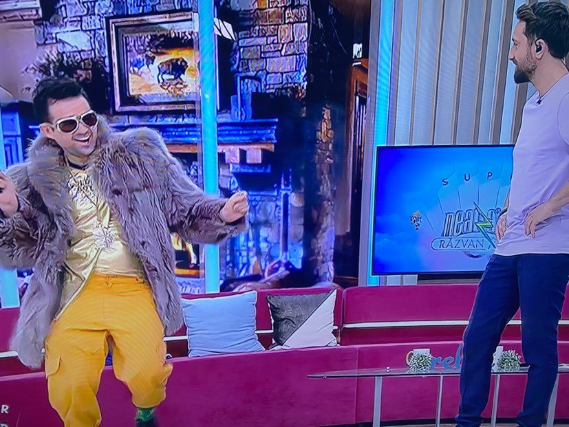 Dani Oțil “i-a dat șah mat” lui Robert Tudor, după ce a dansat pe o melodie lăutărească la Neatza: “Să pui filmarea de azi lângă cea cu ultima oară la Măruţă” | VIDEO
