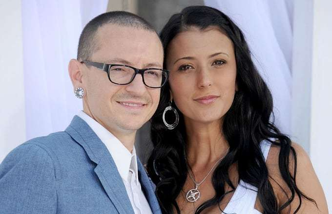Chester Bennington, înmormântat cu ”VIP Pass”