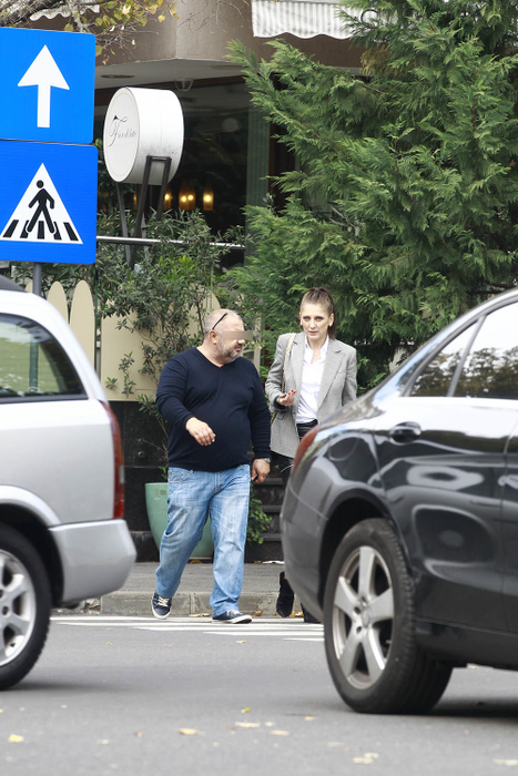 Ana Maria Varvara pleacă însoţită de un domn