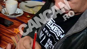 Recunoscut departe de tara!  Fanii au facut rand in fata lui Bodo, intr-un restaurant din Bruxelles