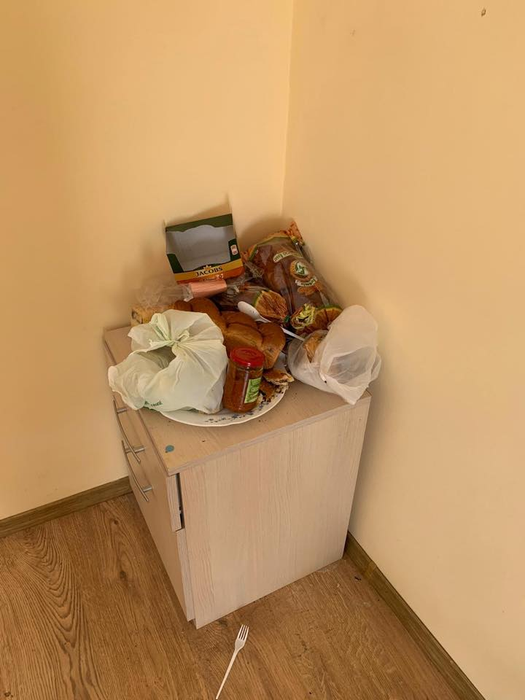 Dezastrul lăsat de românii care au stat într-un centru de carantină din Galați. Viceprimar: „Cine este om și cine câine?”. Imagini greu de privit