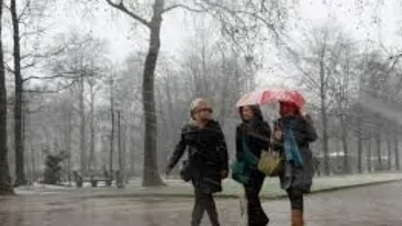 METEO 12 MARTIE: Local va ploua, vântul va sufla slab şi moderat