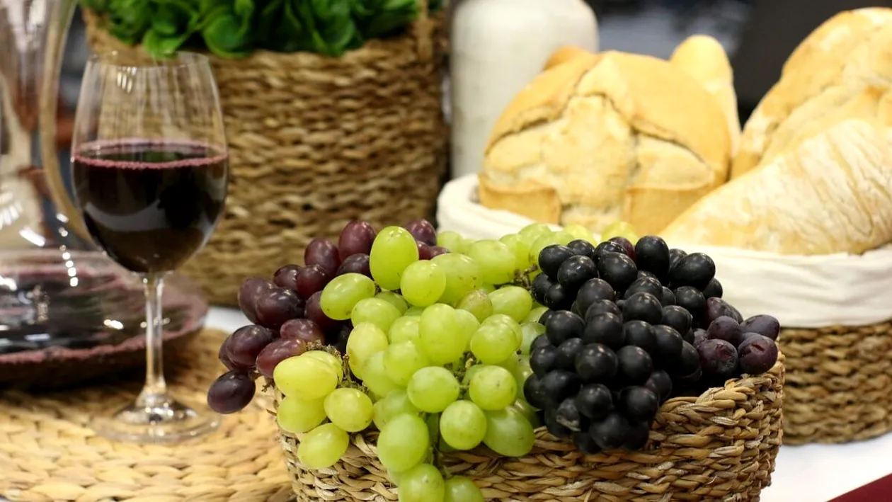 Cât costă 1 litru de must la piață. Suma piperată nu îi împiedică pe români să cumpere