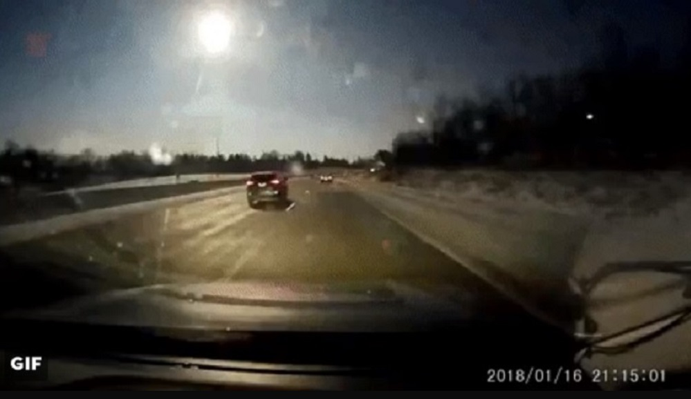 VIDEO / Stare de alertă în Statele Unite! Un meteorit s-a prăbuşit în Detroit, iar în urma lui s-a înregistrat un cutremur