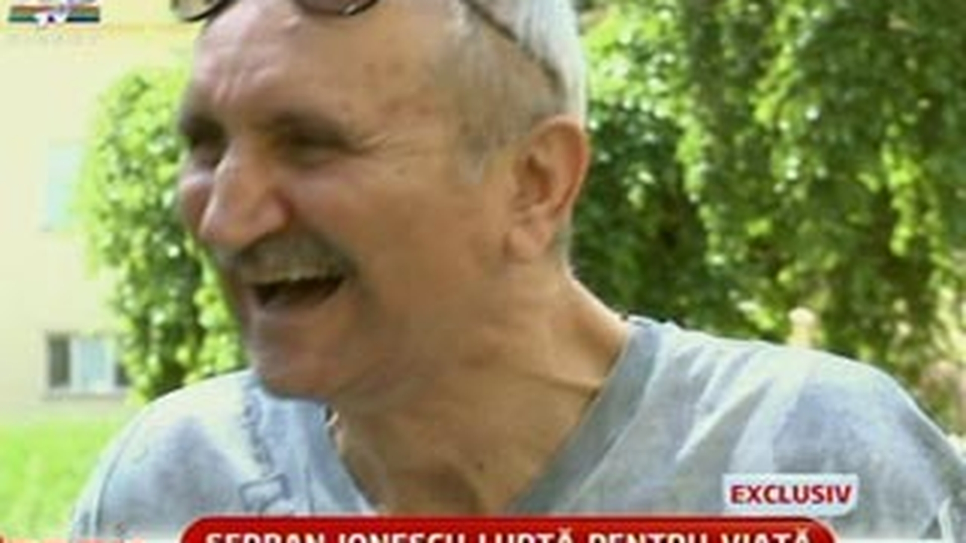 Desi e pe patul de spital, Serban Ionescu rade cu gura pana la urechi: "Asa batranel, plans si nebarbierit seman cu De Niro"! Vezi cum a facut caterinca de starea lui de sanatate!