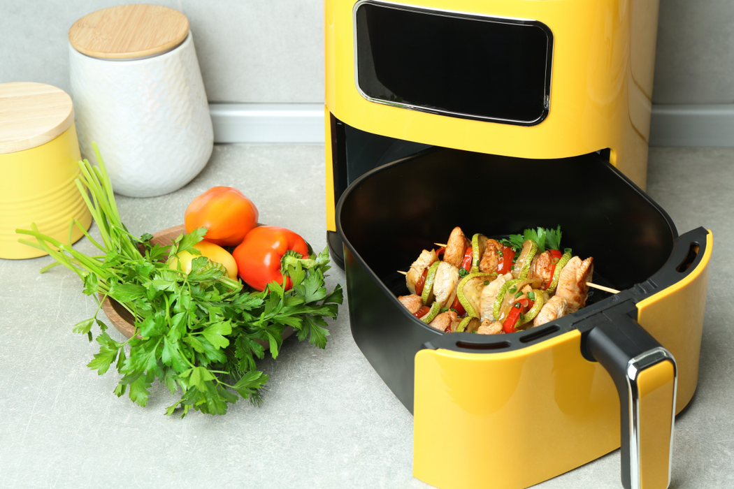 Ce nu trebuie să bagi în air-fryer