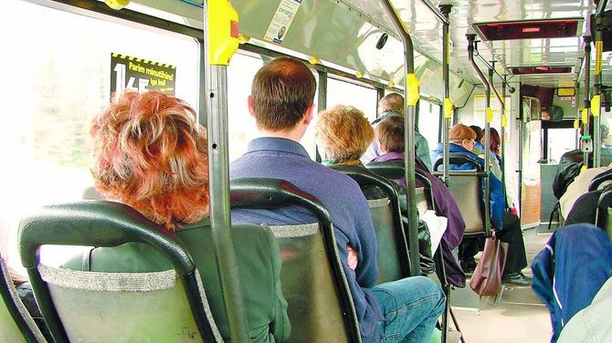 Cine nu plateste taxa de transport?