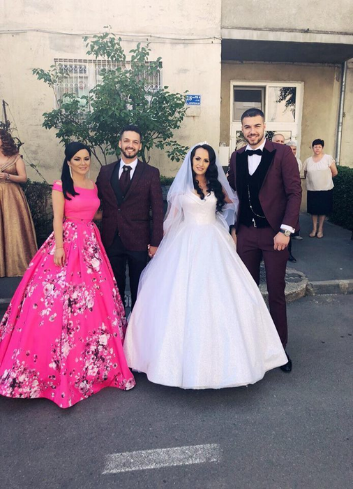 Carmen de la Sălciua și soțul ei, Culiță Sterp, nași de cununie. Ce rochie a ales să îmbrace artista. A atras privirile tuturor
