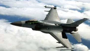 VIDEO Doua avioane F-16 americane au survolat spatiul aerian al Romaniei