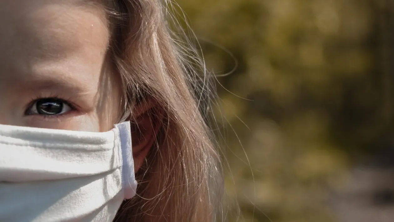 Un vis urât! O mămică a ajuns cu fetița ei de 4 ani la spital, după ce a început să tușească. Credea că e gripă, dar a primit un diagnostic crunt