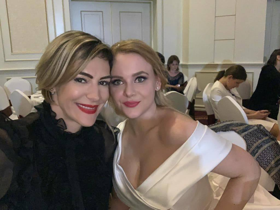 S-au căsătorit în urmă cu doar câteva zile, în București. Primele imagini de la nuntă | FOTO