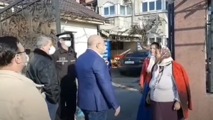 Ce reacție a avut Poliția Locală Craiova după ce o femeie și-a aruncat gunoiul într-o intersecție din oraș