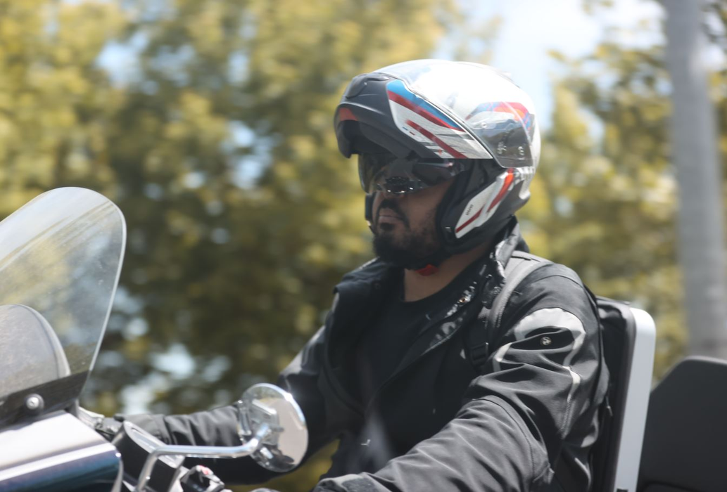 Cabral, echipat corespunzător pe motocicletă (Foto: CANCAN.RO)