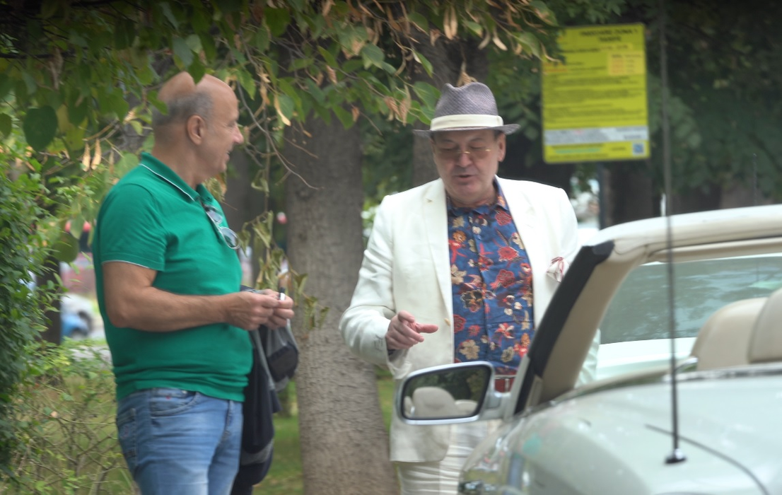 Rafinatul milionar Dan Nicorescu și interlocutorul său / Sursă foto: CANCAN.RO