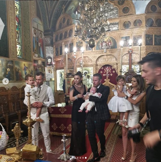 Anamaria Prodan NU se dezminte. În ce rochie a apărut vedeta când și-a creștinat cel mai mic fin, pe Kostas