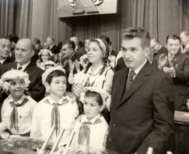 Au trecut 28 de ani atunci şi nu se ştia nimic până de curând. Ce avea Elena Ceauşescu în poşetă! Descoperirea s-a făcut înainte să fie împuşcată
