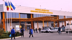 Zeci de români veniți cu avionul din Elveția au aterizat în urmă cu puțin timp la Cluj-Napoca