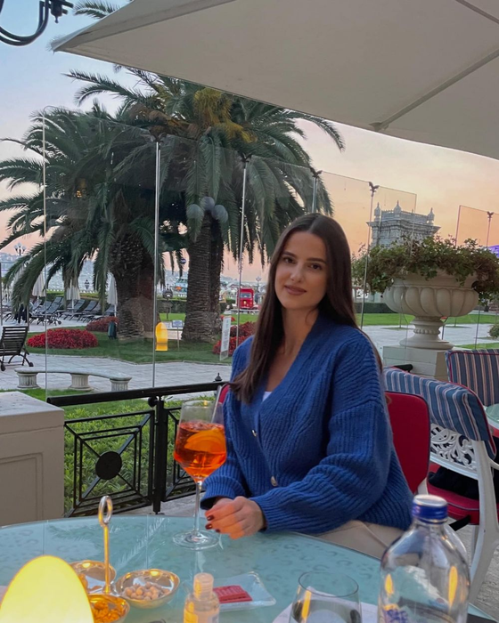 Olimpiu Moruțan se iubește cu o adevărată bombă-sexy! Cum arată partenera fotbalistului care a dinamizat acțiunile ofensive ale „tricolorilor” în meciul cu Kosovo | GALERIE FOTO