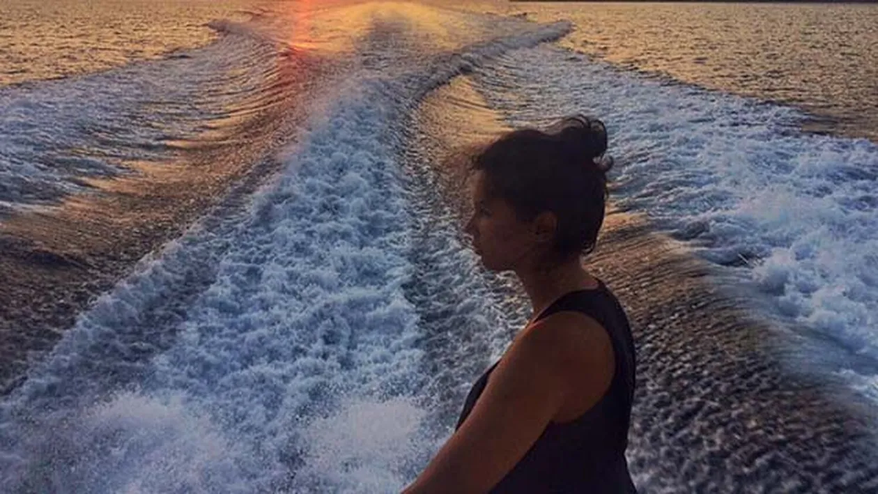 S-a TRANSFORMAT! Nicoleta Luciu s-a intors GRASA din vacanta! Uite cate kilograme a pus pe ea!