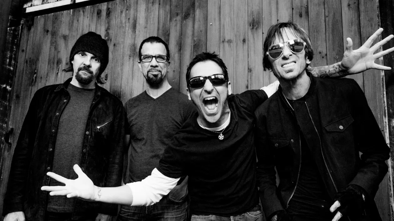 Joe Fay, fiul chitaristului Tony Rombola de la Godsmack, a murit la doar 34 de ani. Trupa și-a amânat concertul de la București