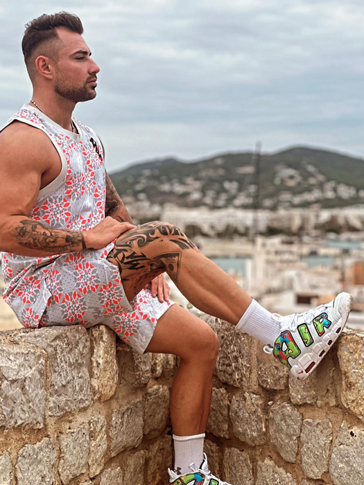 Claudiu de la ”insula Iubirii” a rămas fără Simona. (Foto: Instagram)