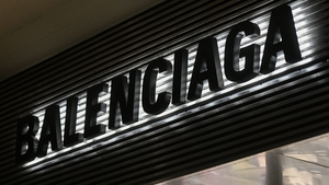 Cum arată noua colecție a casei de modă Balenciaga. Un început aparte pentru moda masculină