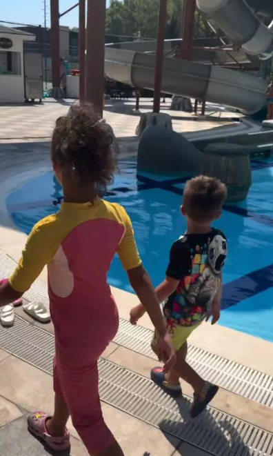 Cabral a plecat în vacanță cu copiii. Primele imagini publicate de prezentatorul TV