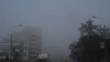 Curse aeriene anulate si intarzieri, din cauza cetii, pe aeroporturile din Bucuresti si Cluj!