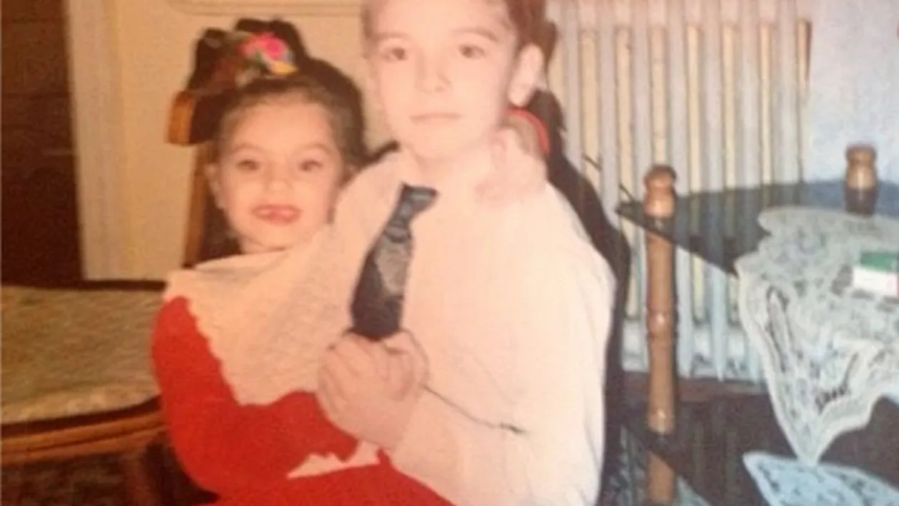 Aceasta fetita stirba din Constanta a ajuns una dintre cele mai sexy cantarete din lume