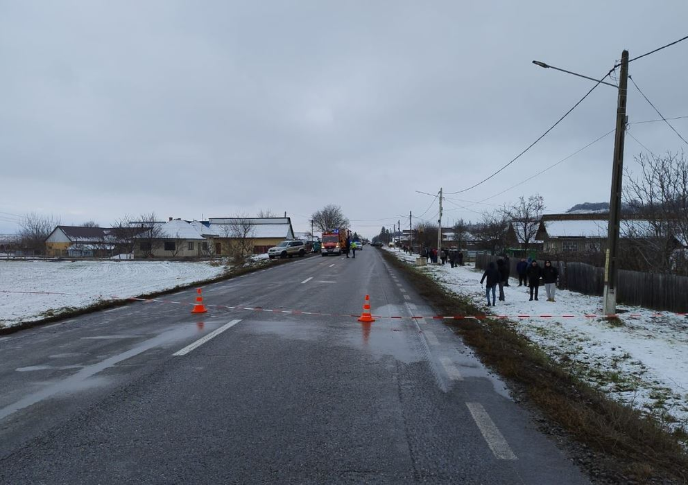 Filmul tragediei de pe E85. Constantin, Teodora și Sofia n-au mai avut nicio șansă, după ce mașina lor a ars ca o torță