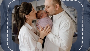Ce s-a întâmplat cu mama fetiței încurcate la maternitatea din Ploiești. A trecut un an de când medicii i-au dat acasă alt copil, dar femeia încă nu și-a revenit din șoc: ”Își aduce aminte de ce s-a întâmplat și...”