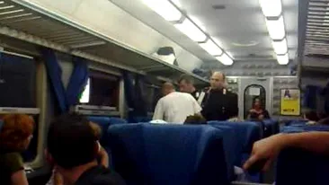 Scandal teribil în tren! Un român a tăbărât cu pumnii pe controlor, după ce i s-a cerut biletul. Poliția a intervenit în forță