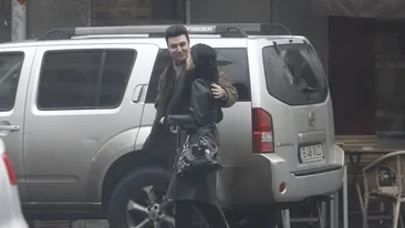 Pozele care i-ar putea arunca in aer casnicia lui Magureanu! Fotografiat de paparazzii in bratele unei colege!