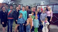 Tragedie într-o familie cu 18 copii din Timiș! Mama a murit la 49 de ani, răpusă de cancer, iar cel mai mic dintre copii are doar cinci ani