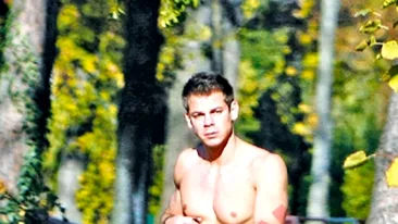 Fiul fostului ambasador al Ungariei la Bucuresti a ramas la bustul gol in parc