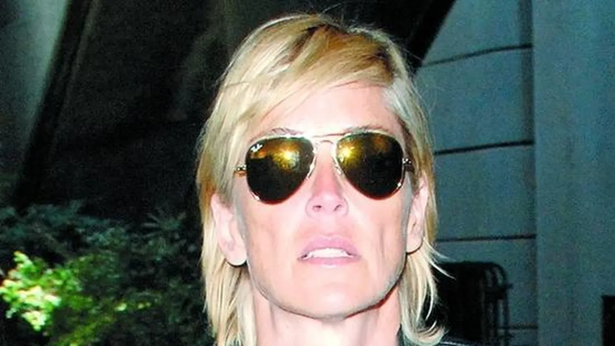 Sharon Stone nu poarta sutien