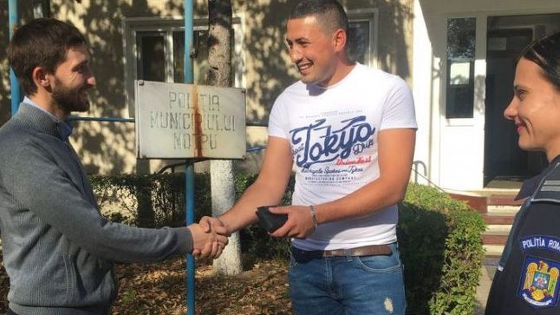 Un tânăr din Mehedinţi a găsit pe o stradă un portofel cu 700 de euro! Nu o să-ţi vină să crezi ce a decis să facă