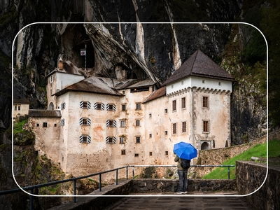 Destinația de TOAMNĂ care îi lasă pe turiști fără cuvinte! Are un castel în stâncă și un tren care circulă sub pământ