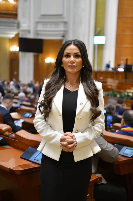 Oana Ungureanu nu o cruță pe senatoarea POT: “I-a promis soțul o acadea”. Războiul din instanță continuă! | UPDATE. Replica Valentinei Aldea: ”Resping orice insinuare”
