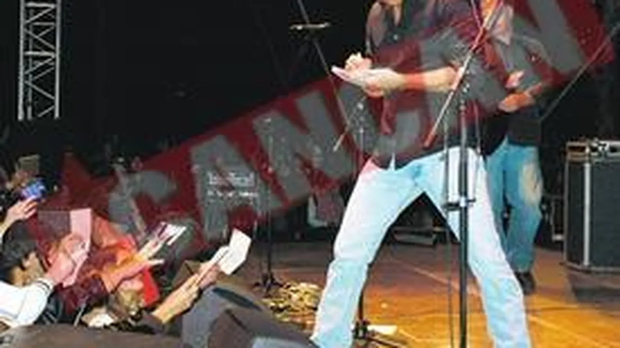 Kevin Costner a facut un show de zile mari la Arad