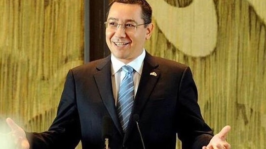 Victor Ponta, aşa cum nu l-ai mai văzut! Fostul premier, imagine de colecţie alături de fiul lui