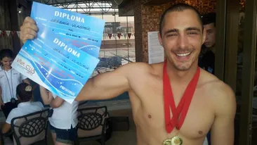 Vladimir Draghia s-a pozat la bustul gol alaturi de medaliile sale! Vezi ce pectorali de invidiat are fostul burlac