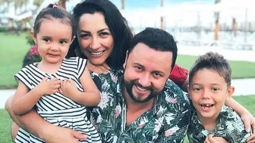 Cum s-au îmbrăcat David și Eva Măruță, în prima zi de școală. Andra le-a ales cele mai modeste ținute