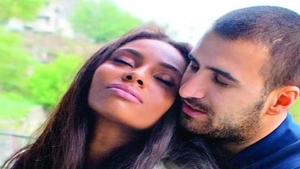 Nu rezistă unul fără celălalt! LAURETTE şi Mihai s-au împăcat! IMAGINI EXCLUSIVE cu cei doi îndrăgostiţi în parc