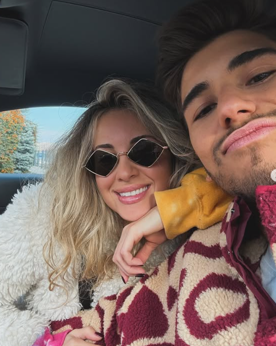 Cum a răspuns Otniela Sandu, după ce a fost acuzată că stă cu Sebastian Dobrincu doar pentru bani: ”Propria ta frustrare…”
