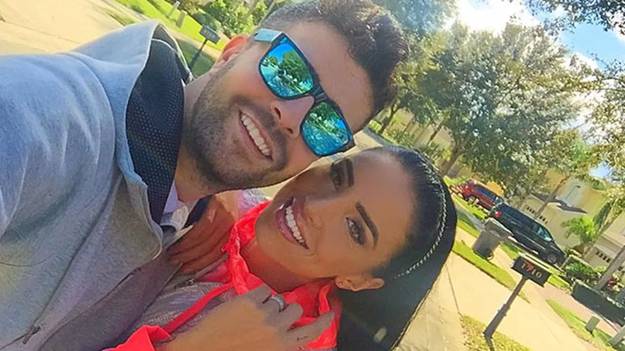 Nu s-a mai putut ABTINE! Gestul facut de Speak in vacanta!  Adelina Pestritu este INSARCINATA