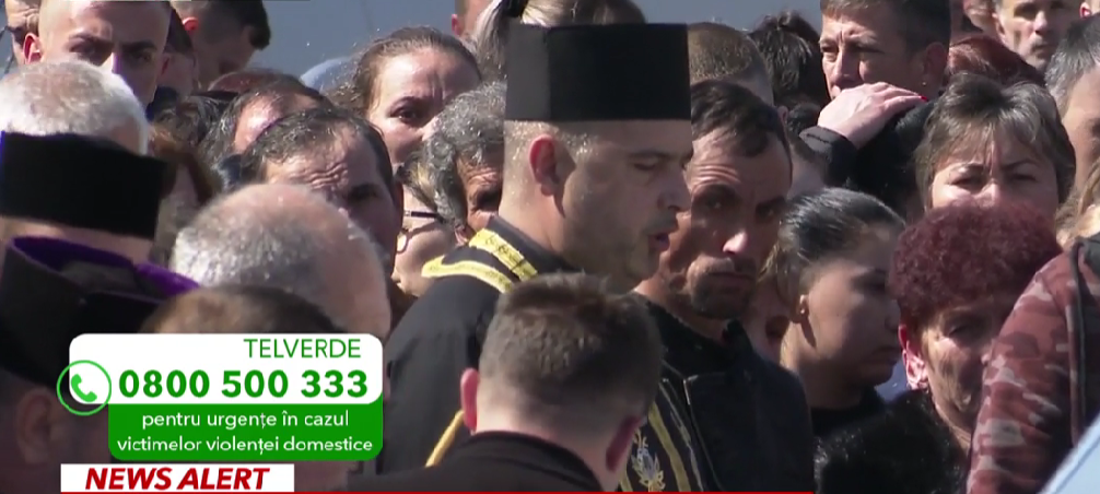 Andreea este condusă pe ultimul drum/ Sursa foto: Captură Antena 3 CNN