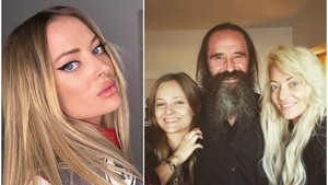 Cum arată tatăl Deliei Matache acum, fără barbă. Artista e cu părinții în vacanță: „Dacă eu sunt mamaie...”