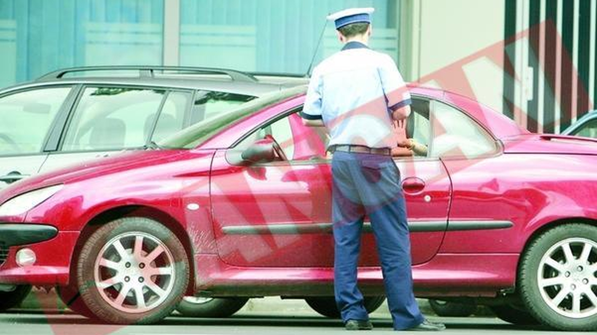 Politistii, obligati sa se legitimeze in fata soferilor
