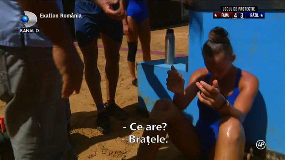Exatlon 04 noiembrie. Momente de panică în Republica Dominicană: Betty, luată cu targa de pe teren “Are nevoie de oxigen. Repede!”